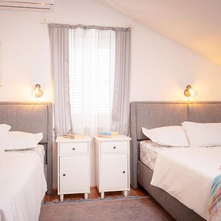 Kalina Deluxe Apartments Jelsa  Bagian luar foto