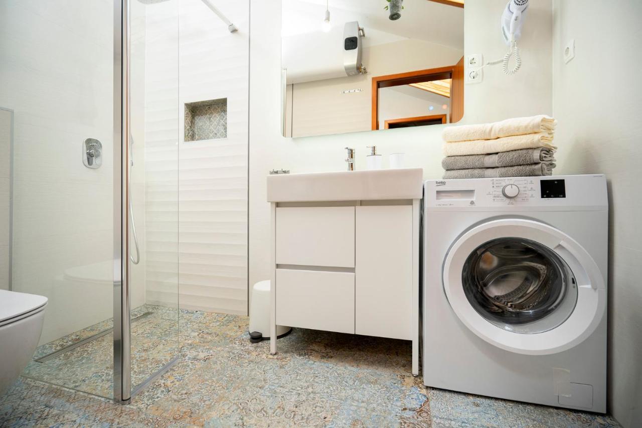 Kalina Deluxe Apartments Jelsa  Bagian luar foto