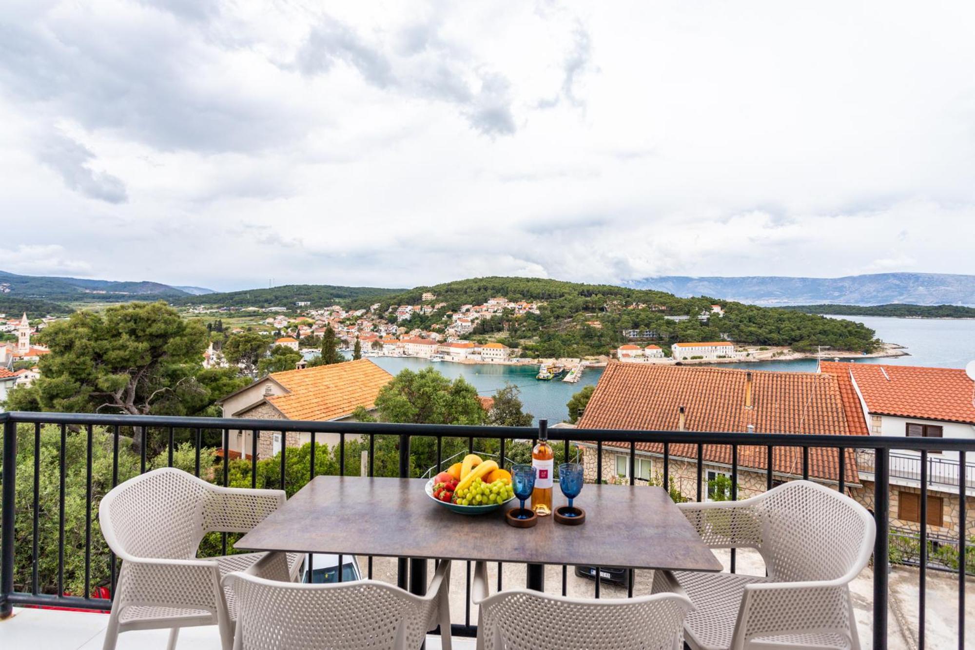Kalina Deluxe Apartments Jelsa  Bagian luar foto