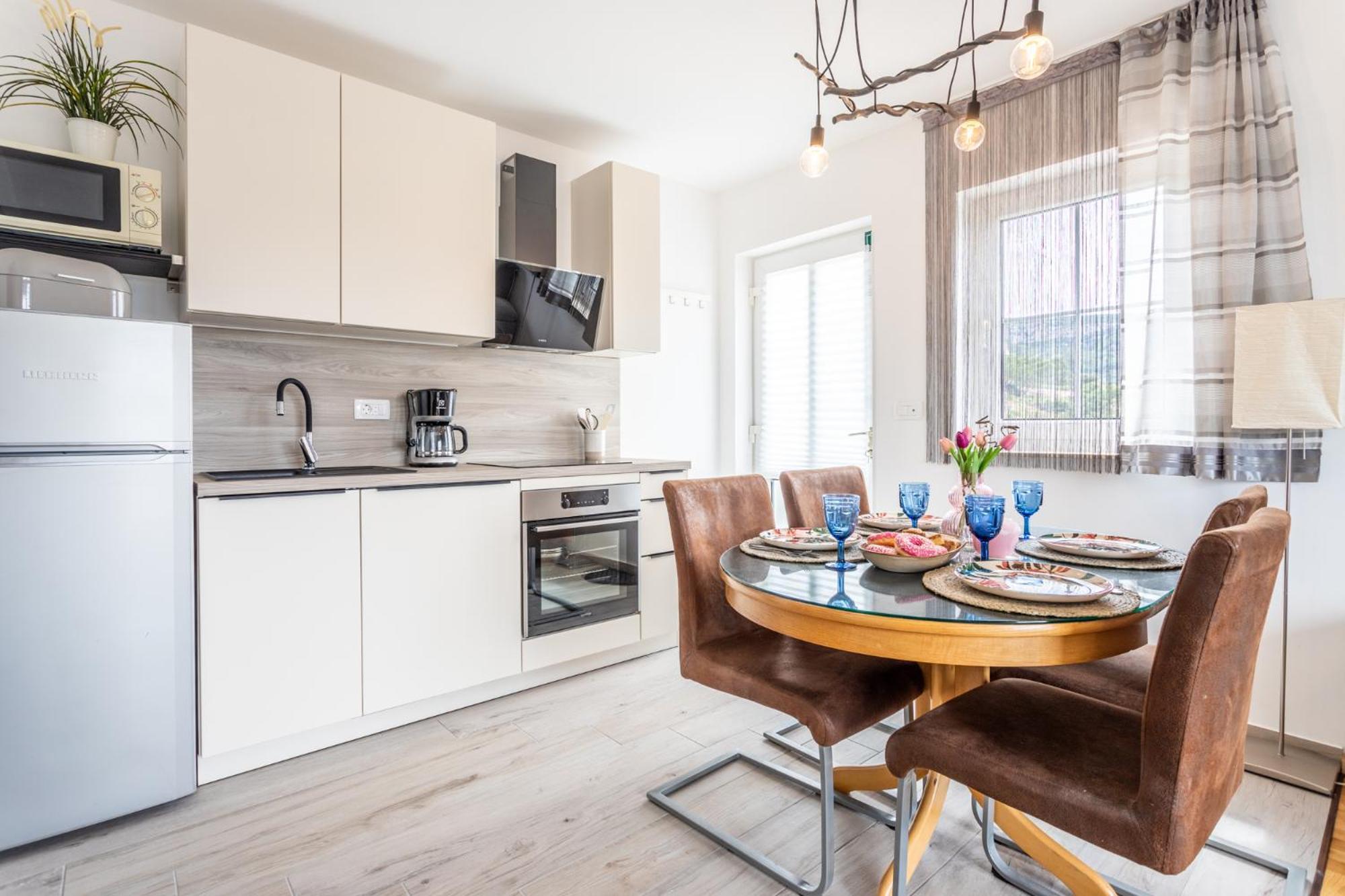 Kalina Deluxe Apartments Jelsa  Bagian luar foto