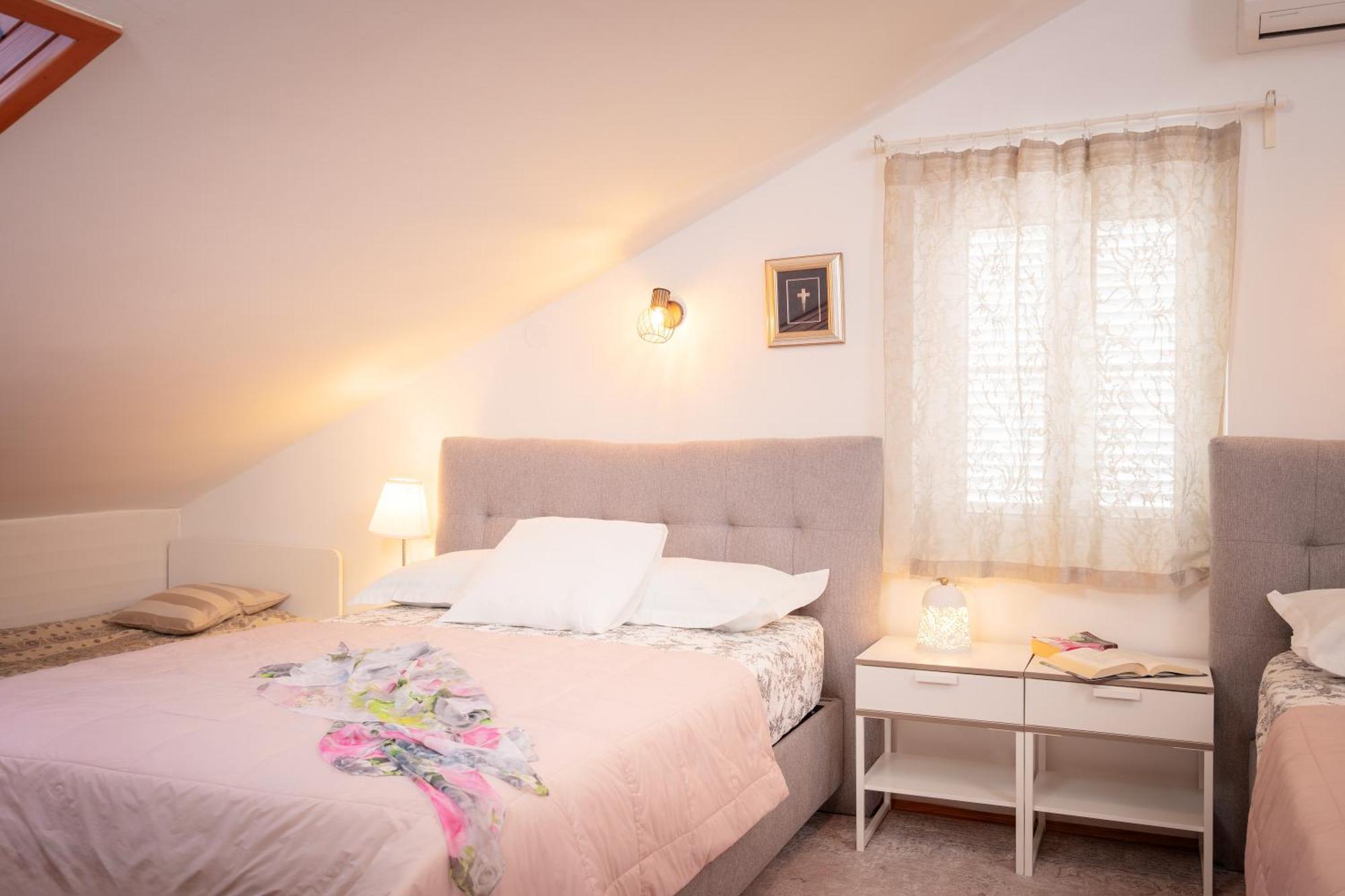 Kalina Deluxe Apartments Jelsa  Bagian luar foto