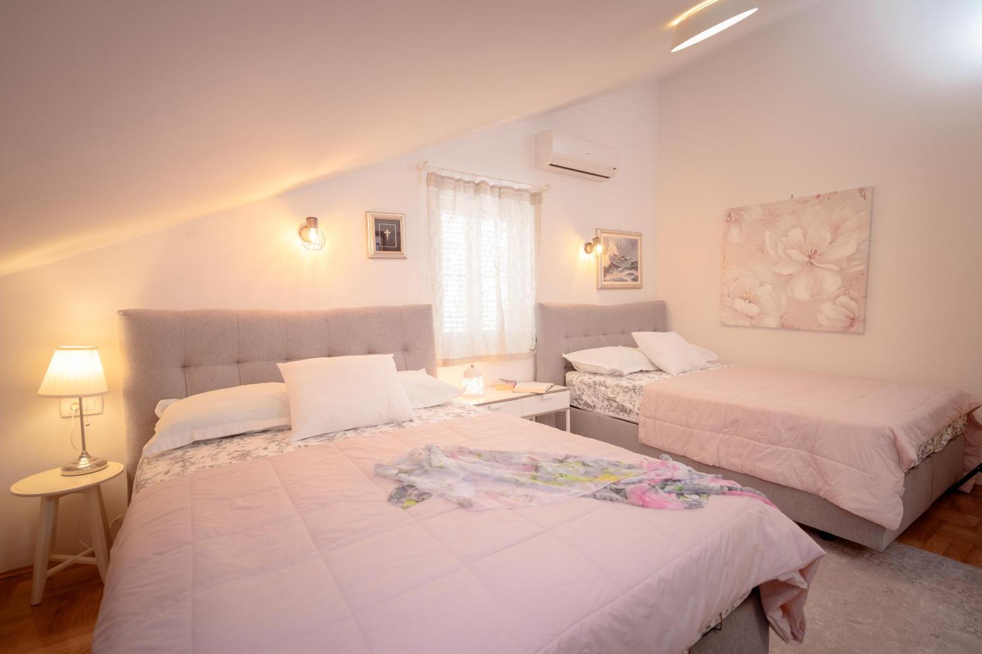 Kalina Deluxe Apartments Jelsa  Bagian luar foto