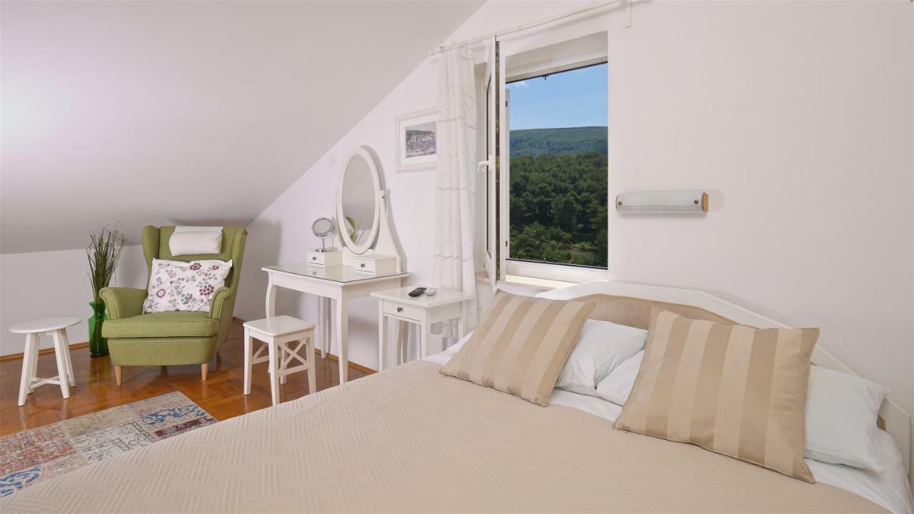 Kalina Deluxe Apartments Jelsa  Bagian luar foto