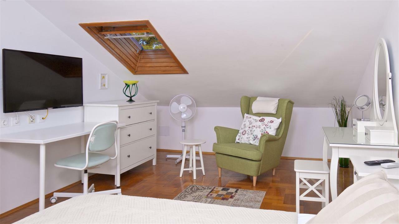 Kalina Deluxe Apartments Jelsa  Bagian luar foto